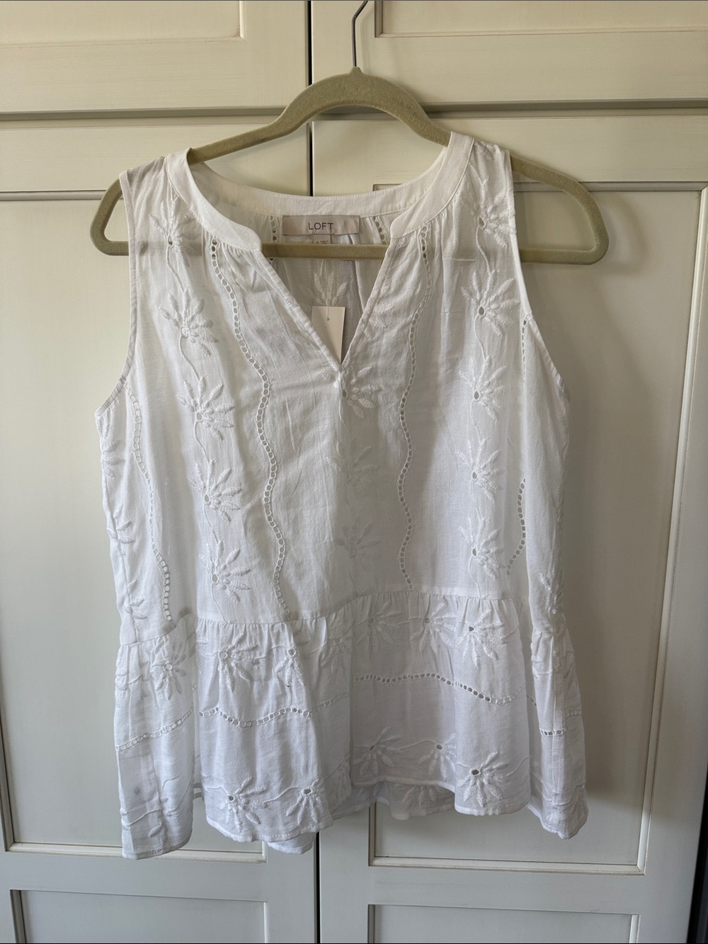 LOFT White Sleeveless Eyelet Peplum Camisole. Size small